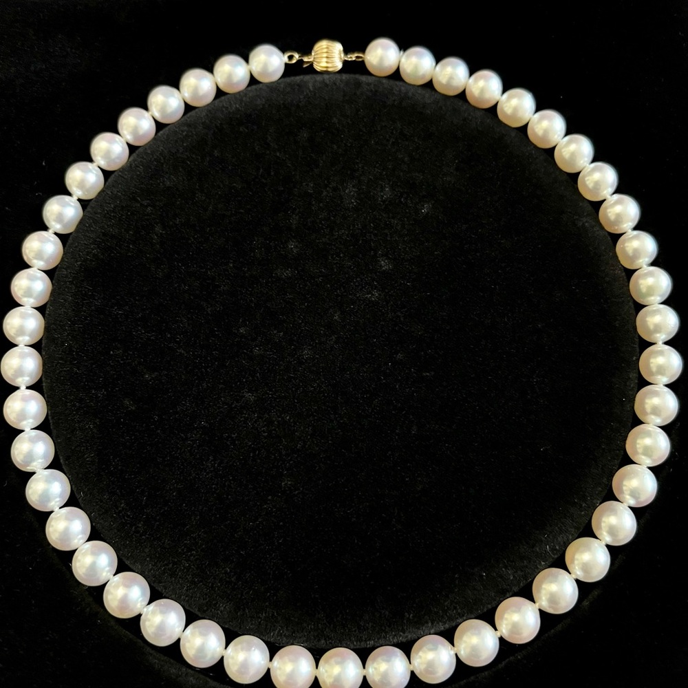 Akoya Pinkish White Choker Pearls with 14K gold lock. 17” Authentic